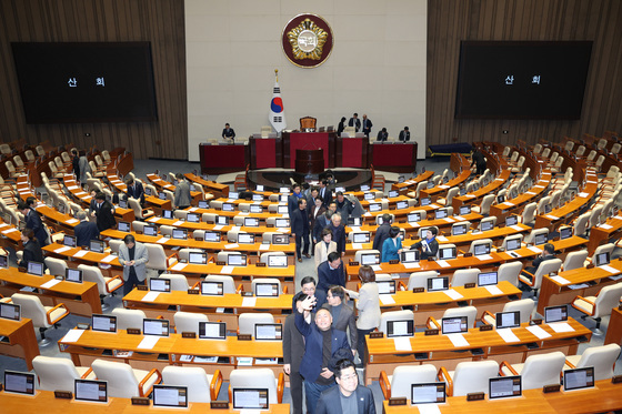 필리버스터 마친 국회