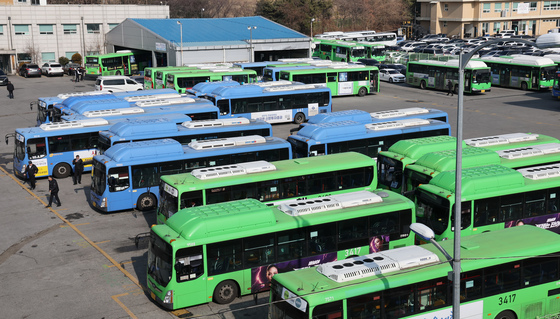 서울 버스 올해 세번째 파업 예고…'통상임금 갈등' 해 넘길 듯