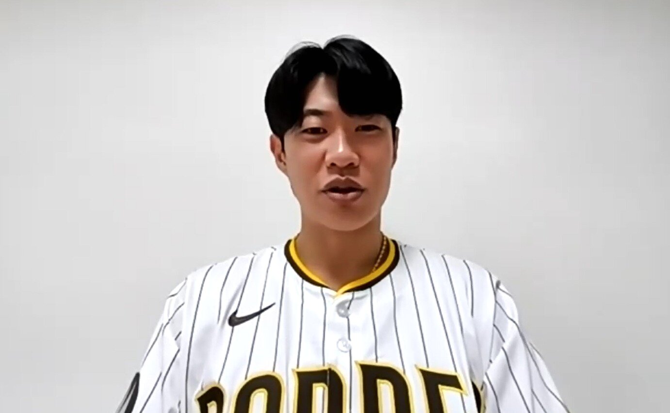본문 이미지 - 샌디에이고 파드리스와 4년 계약을 맺은 송성문. (송성문 입단 화상 기자회견 캡처. 재판매 및 DB 금지)