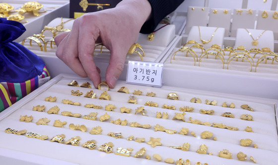 '돌반지 한돈'에 100만원 시대 눈앞