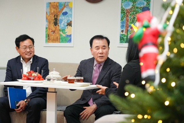 충남교육청, 연말연시 맞아 복지시설 위문…"위로와 희망 전달"