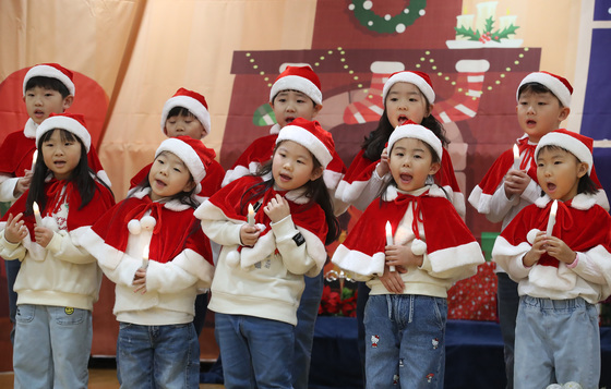 즐겁고 행복한 크리스마스