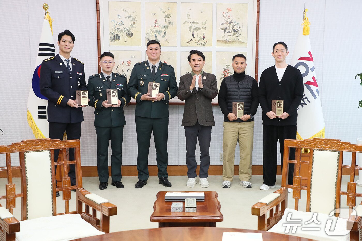 본문 이미지 - 선행 의인 표창 수여식(강원도 제공. 재판매 및 DB금지)/뉴스1