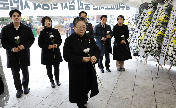 문선화 광주 동구의장 분향소 참배