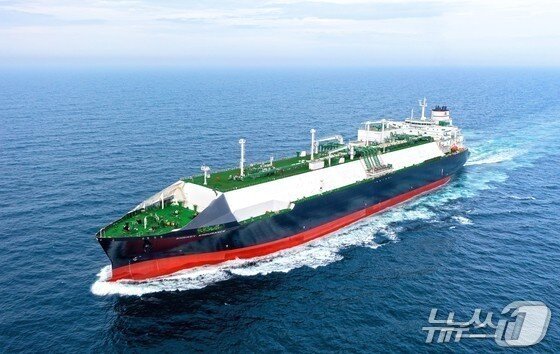 본문 이미지 - LNG운반선 시운전 모습(HD현대 제공)