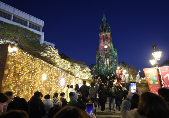 명동성당에 펼쳐진 '아기예수 탄생' 미디어파사드