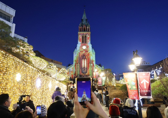 명동성당에서 펼쳐지는 미디어파사드