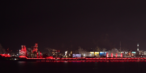 성탄 축하하는 포스코 경관 조명