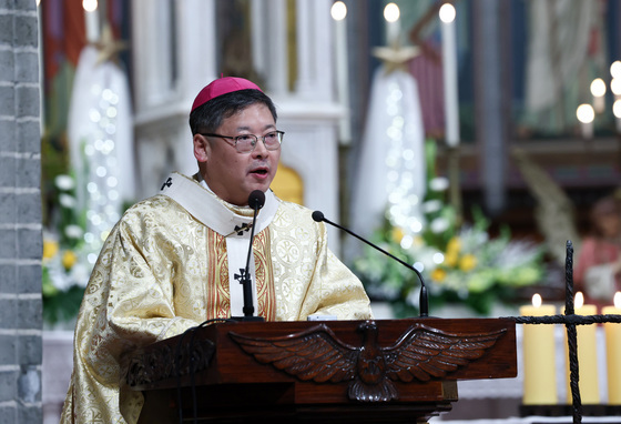 미사 집전하는 정순택 대주교
