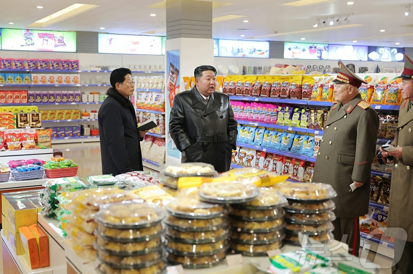 (평양 노동신문=뉴스1) = 북한 노동당 기관지 노동신문은 25일 "온 나라가 거창한 변화의 약동과 새로운 희망으로 끝없이 설레이는 속에 '지방발전 20×10 정책'에 따라 정평군 …