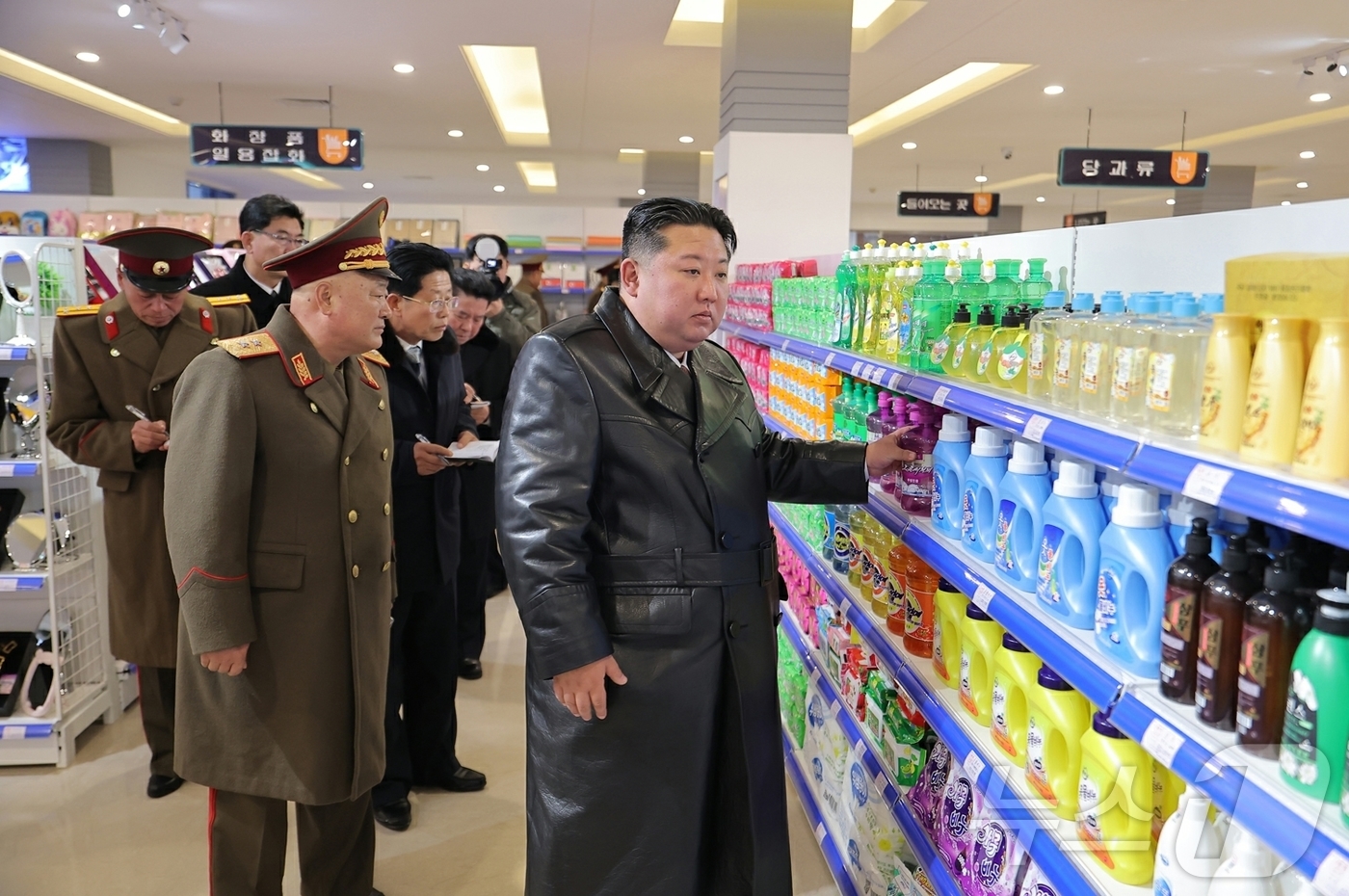 (평양 노동신문=뉴스1) = 북한 노동당 기관지 노동신문은 25일 "온 나라가 거창한 변화의 약동과 새로운 희망으로 끝없이 설레이는 속에 '지방발전 20×10 정책'에 따라 정평군 …