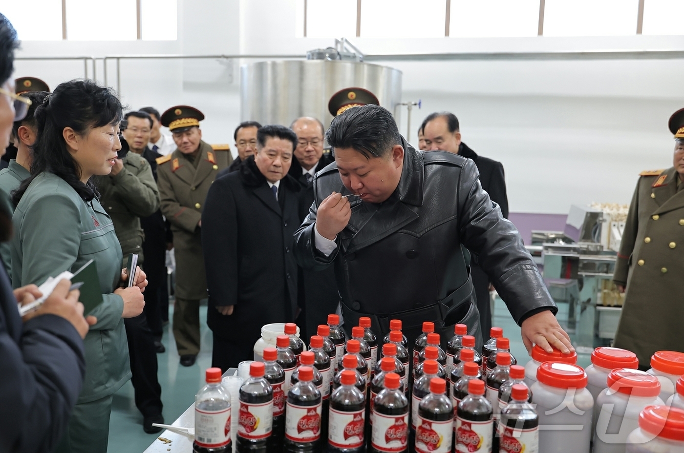 (평양 노동신문=뉴스1) = 북한 노동당 기관지 노동신문은 25일 "온 나라가 거창한 변화의 약동과 새로운 희망으로 끝없이 설레이는 속에 '지방발전 20×10 정책'에 따라 정평군 …