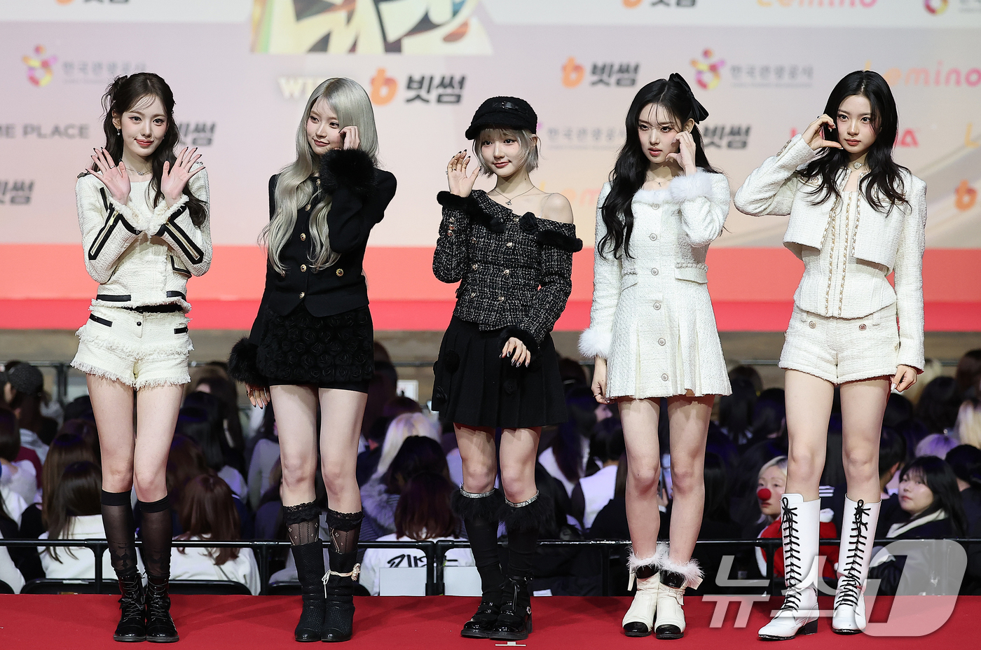 (인천=뉴스1) 김진환 기자 = 걸그룹 키키가 25일 인천 영종도 인스파이어에서 열린 ‘2025 SBS 가요대전' 레드카펫 행사에 참석해 포즈를 취하고 있다. 2025.12.25/ …