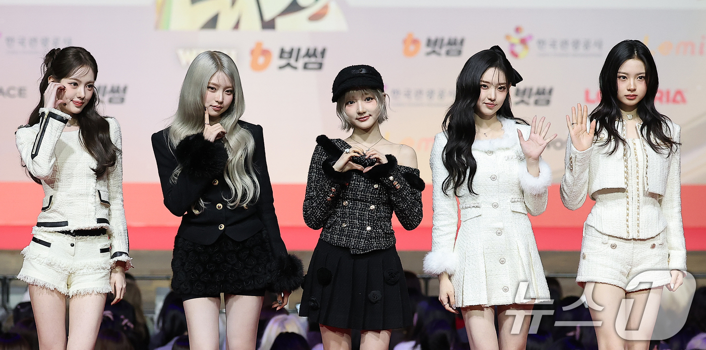 (인천=뉴스1) 김진환 기자 = 걸그룹 키키가 25일 인천 영종도 인스파이어에서 열린 ‘2025 SBS 가요대전' 레드카펫 행사에 참석해 포즈를 취하고 있다. 2025.12.25/ …