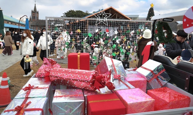 완주 산타 축제 찾은 시민들