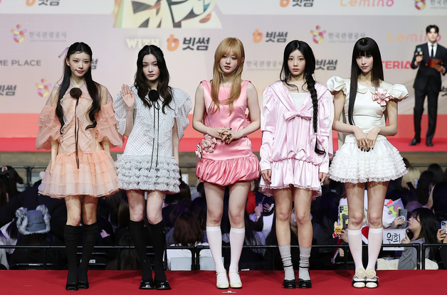 가요대전 출격한 아일릿