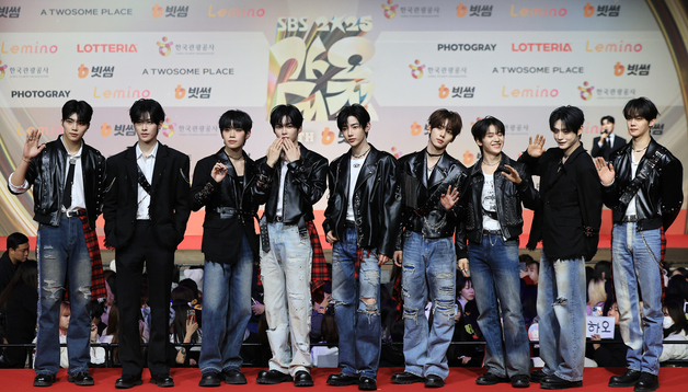 제로베이스원, 꽉 찬 잘생김