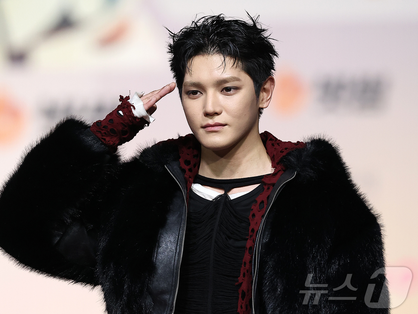 (인천=뉴스1) 김진환 기자 = NCT 태용이 25일 인천 영종도 인스파이어에서 열린 ‘2025 SBS 가요대전' 레드카펫 행사에 참석해 포즈를 취하고 있다. 2025.12.25/ …