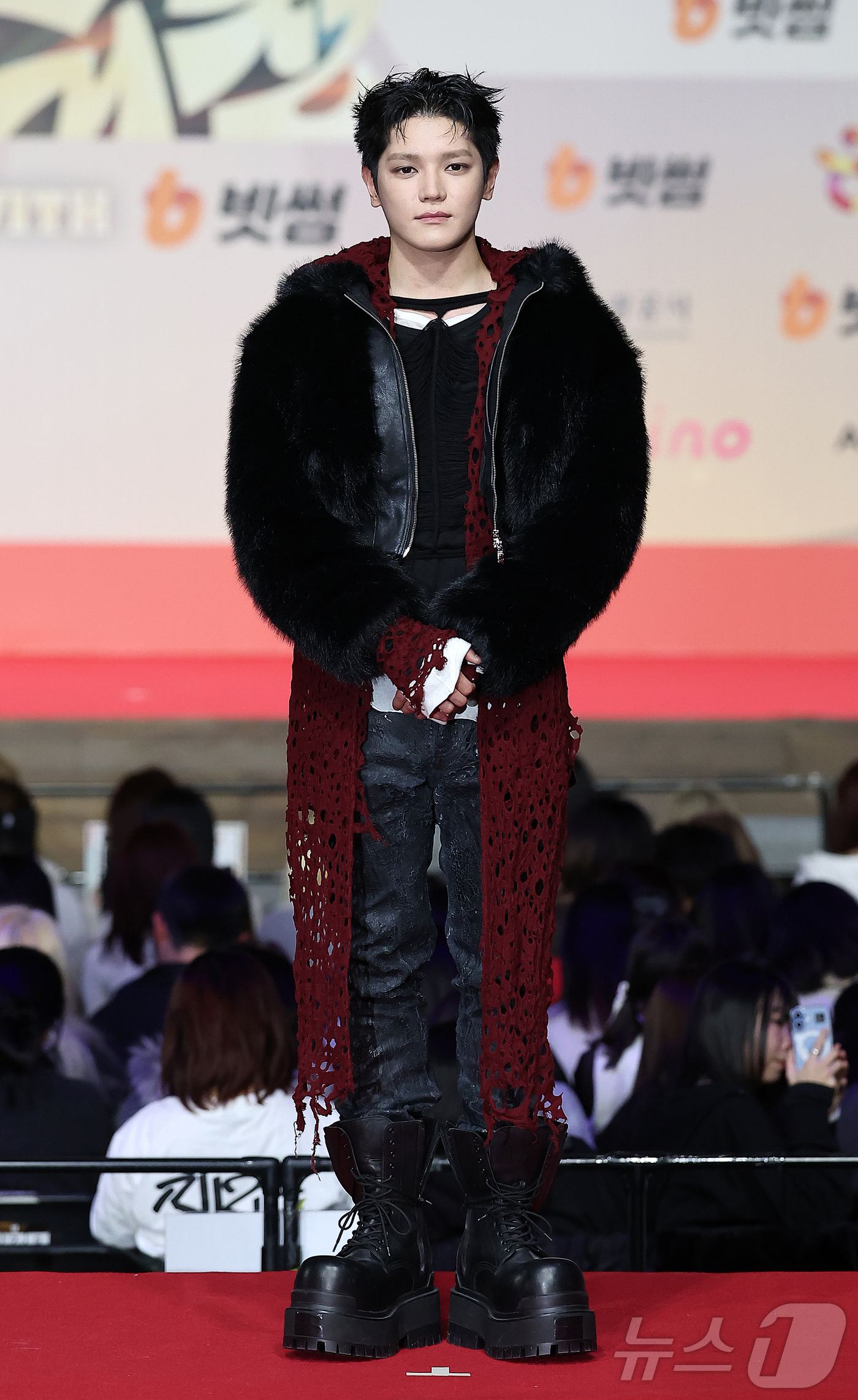 (인천=뉴스1) 김진환 기자 = NCT 태용이 25일 인천 영종도 인스파이어에서 열린 ‘2025 SBS 가요대전' 레드카펫 행사에 참석해 포즈를 취하고 있다. 2025.12.25/ …