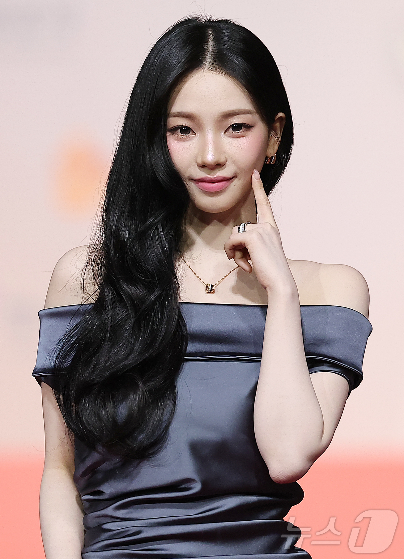 (인천=뉴스1) 김진환 기자 = 걸그룹 에스파의 카리나가 25일 인천 영종도 인스파이어에서 열린 ‘2025 SBS 가요대전' 레드카펫 행사에 참석해 포즈를 취하고 있다. 2025. …