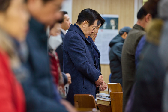 해인교회 찾아 성탄 예배하는 이재명 대통령
