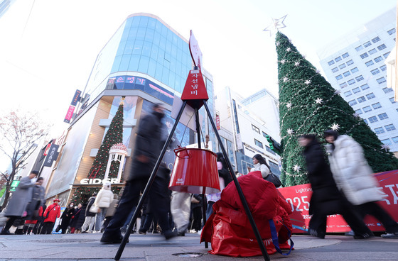 "땡그랑 땡그랑" 명동 구세군 자선냄비