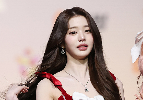 아이브 장원영, 이렇게 예쁜 산타가 있을까