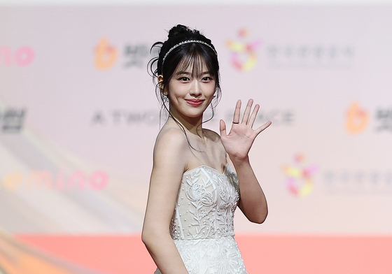 아이브 안유진, 심쿵 눈맞춤