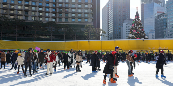 성탄절 스케이트장 인파