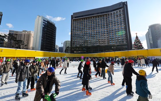 크리스마스, 스케이트장 찾은 시민들