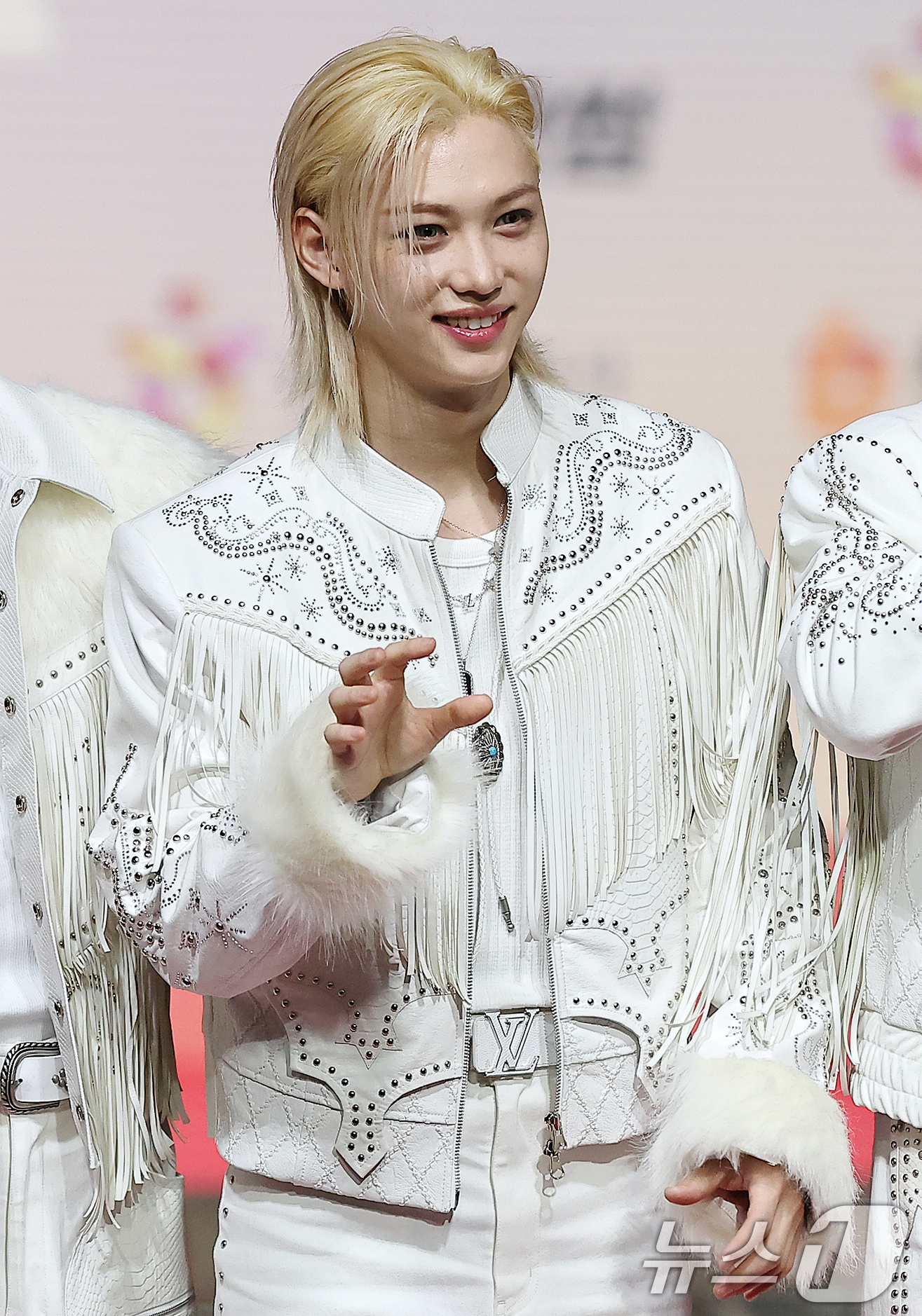 (인천=뉴스1) 김진환 기자 = 스트레이키즈의 필릭스가 25일 인천 영종도 인스파이어에서 열린 ‘2025 SBS 가요대전' 레드카펫 행사에 참석해 포즈를 취하고 있다. 2025.1 …