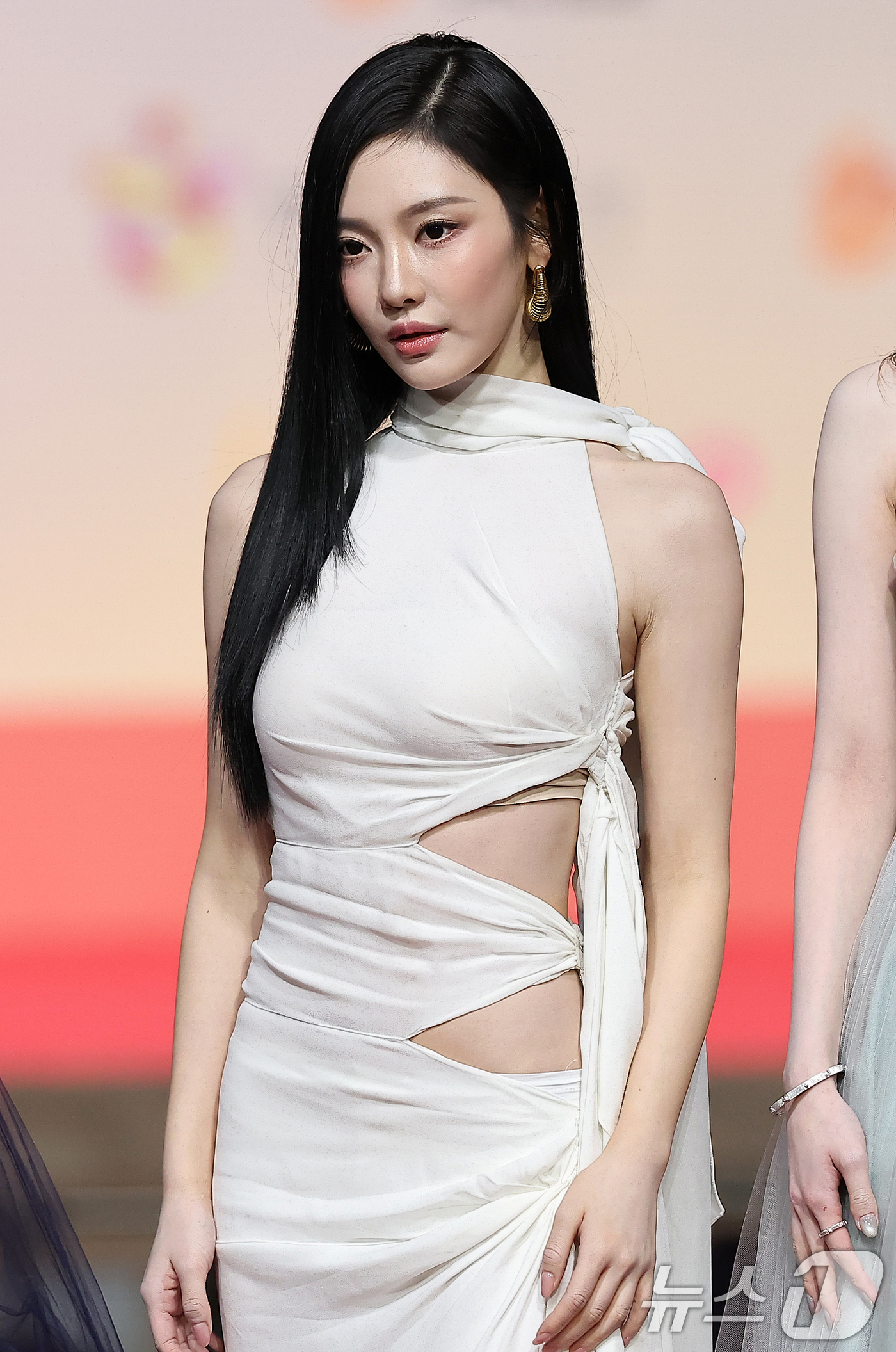 (인천=뉴스1) 김진환 기자 = 걸그룹 에스파의 닝닝이 25일 인천 영종도 인스파이어에서 열린 ‘2025 SBS 가요대전' 레드카펫 행사에 참석해 포즈를 취하고 있다. 2025.1 …