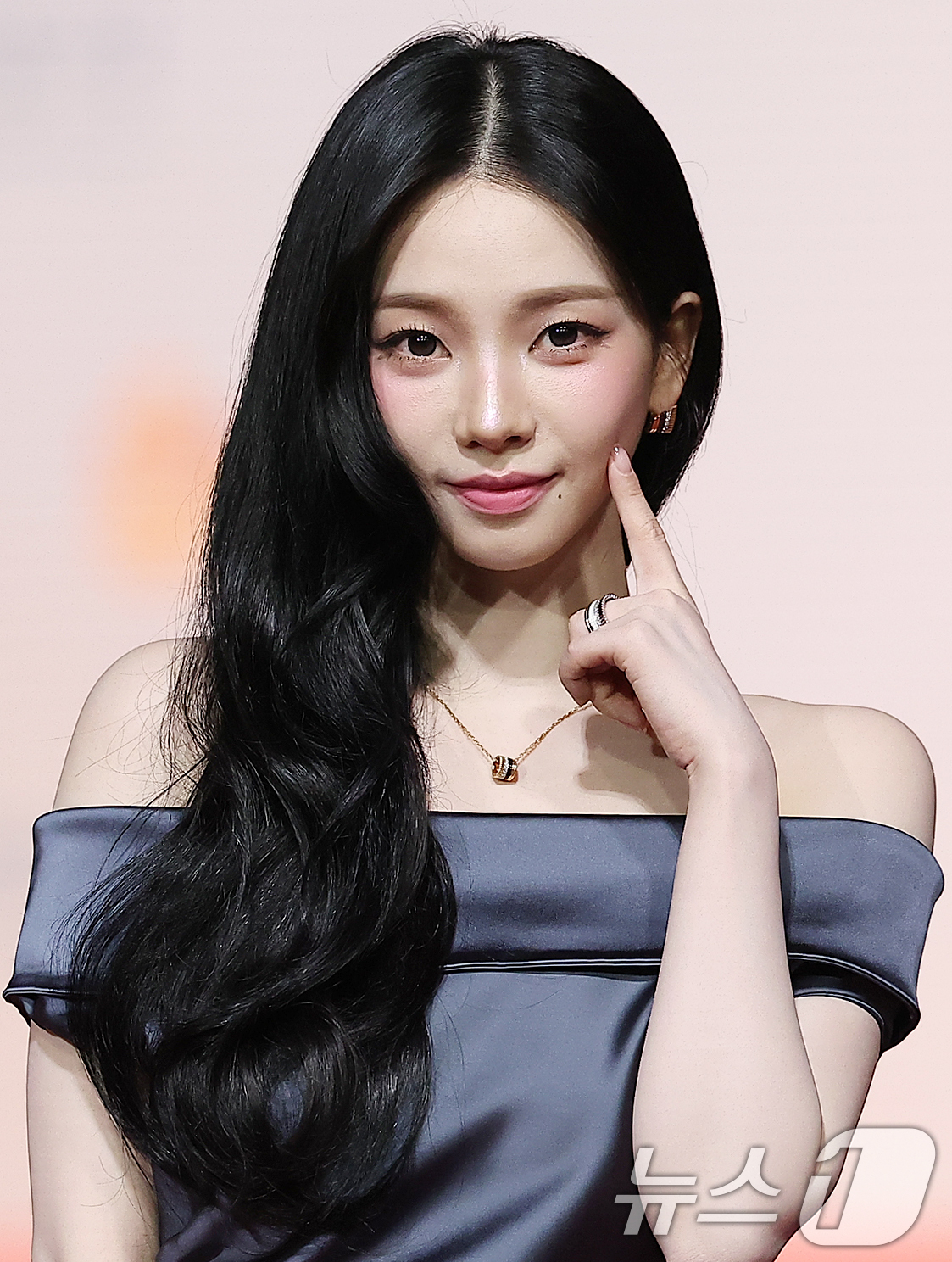 (인천=뉴스1) 김진환 기자 = 걸그룹 에스파의 카리나가 25일 인천 영종도 인스파이어에서 열린 ‘2025 SBS 가요대전' 레드카펫 행사에 참석해 포즈를 취하고 있다. 2025. …