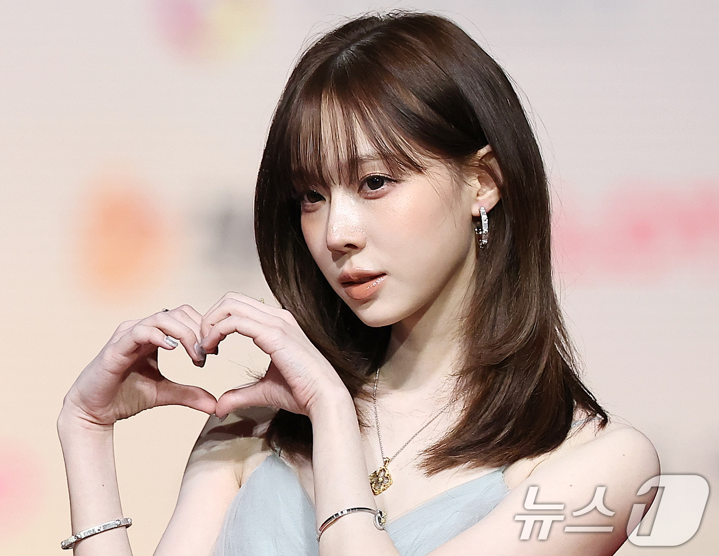 (인천=뉴스1) 김진환 기자 = 걸그룹 에스파의 윈터가 25일 인천 영종도 인스파이어에서 열린 ‘2025 SBS 가요대전' 레드카펫 행사에 참석해 포즈를 취하고 있다. 2025.1 …