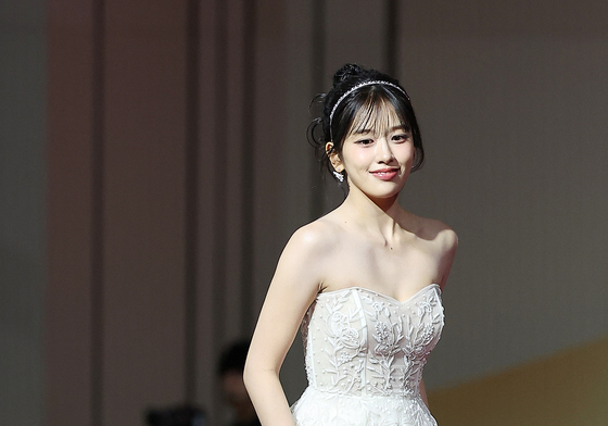 아이브 안유진, 여신의 발걸음