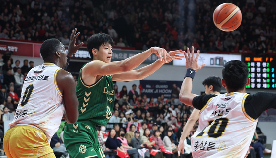 한 템포 빠른 김보배의 패스