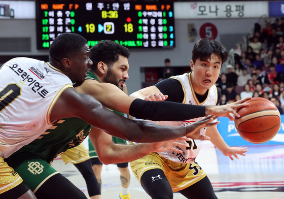 무스타파 '내 손이 먼저'