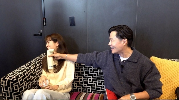 한지민, 이서진에 "취미로 방송하는 거지?"…티격태격 '케미'