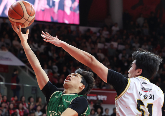 솟아오르는 김휴범