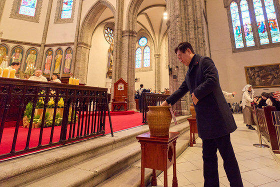 이재명 대통령 '성탄 대축일 미사 참석'