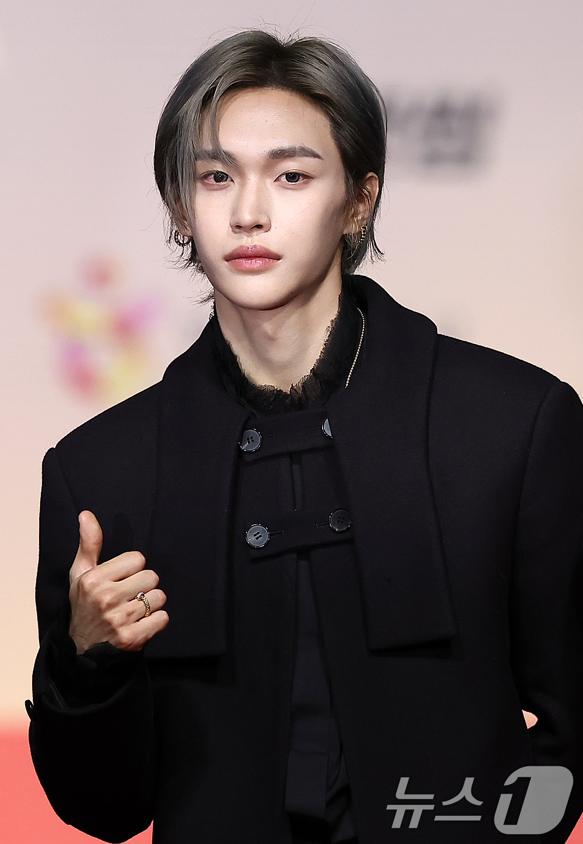 (인천=뉴스1) 김진환 기자 = 라이즈 원빈이 25일 인천 영종도 인스파이어에서 열린 ‘2025 SBS 가요대전' 레드카펫 행사에 참석해 포즈를 취하고 있다. 2025.12.25/ …