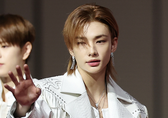 스트레이키즈 현진, 여심 녹이는 인사