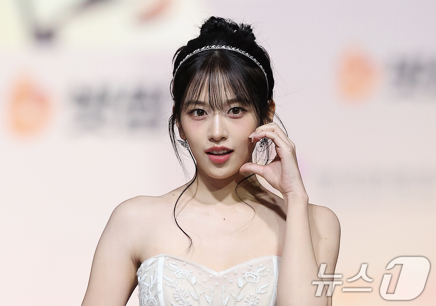 (인천=뉴스1) 김진환 기자 = 아이브 안유진이 25일 인천 영종도 인스파이어에서 열린 ‘2025 SBS 가요대전' 레드카펫 행사에 참석해 포즈를 취하고 있다. 2025.12.25 …