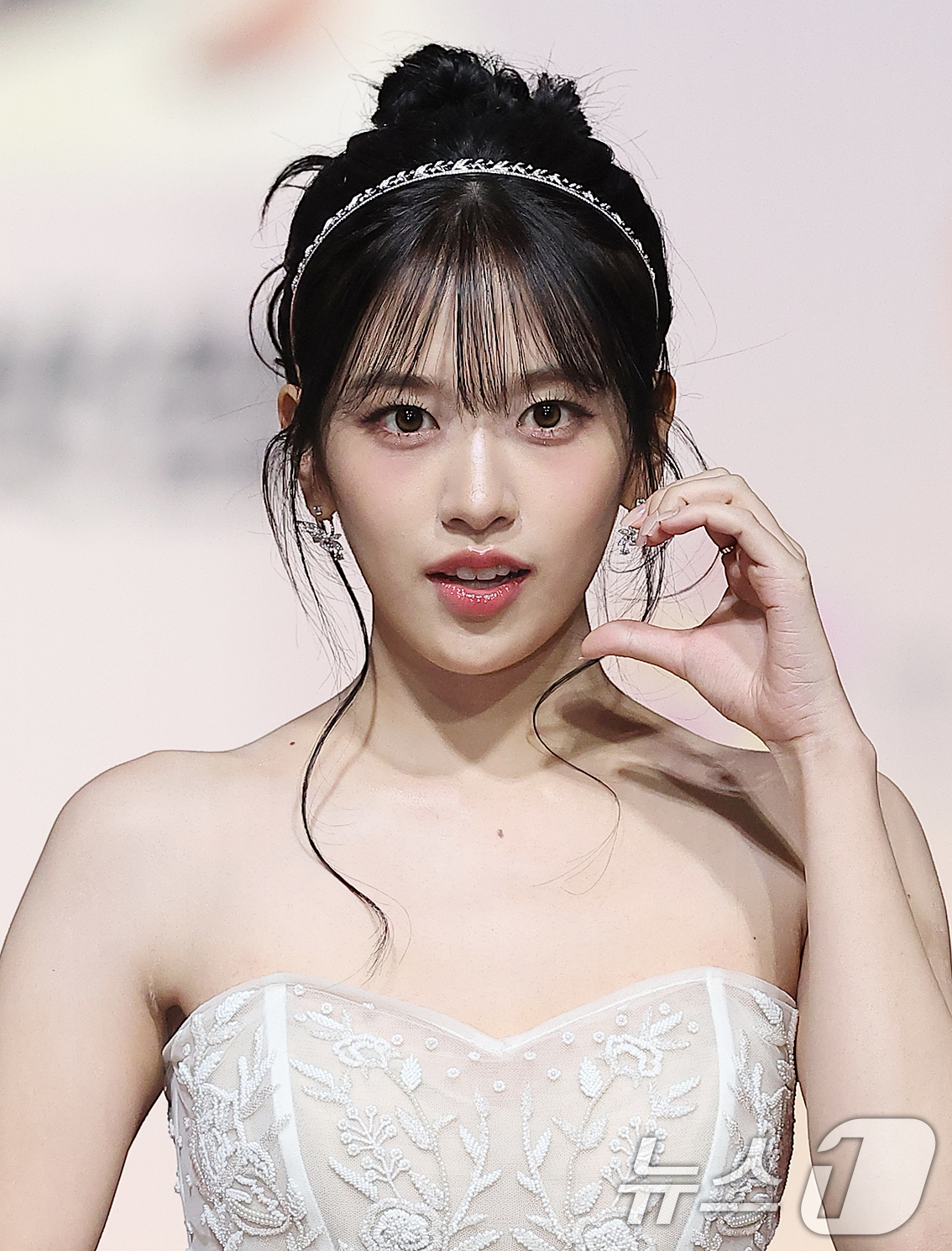 (인천=뉴스1) 김진환 기자 = 아이브 안유진이 25일 인천 영종도 인스파이어에서 열린 ‘2025 SBS 가요대전' 레드카펫 행사에 참석해 포즈를 취하고 있다. 2025.12.25 …