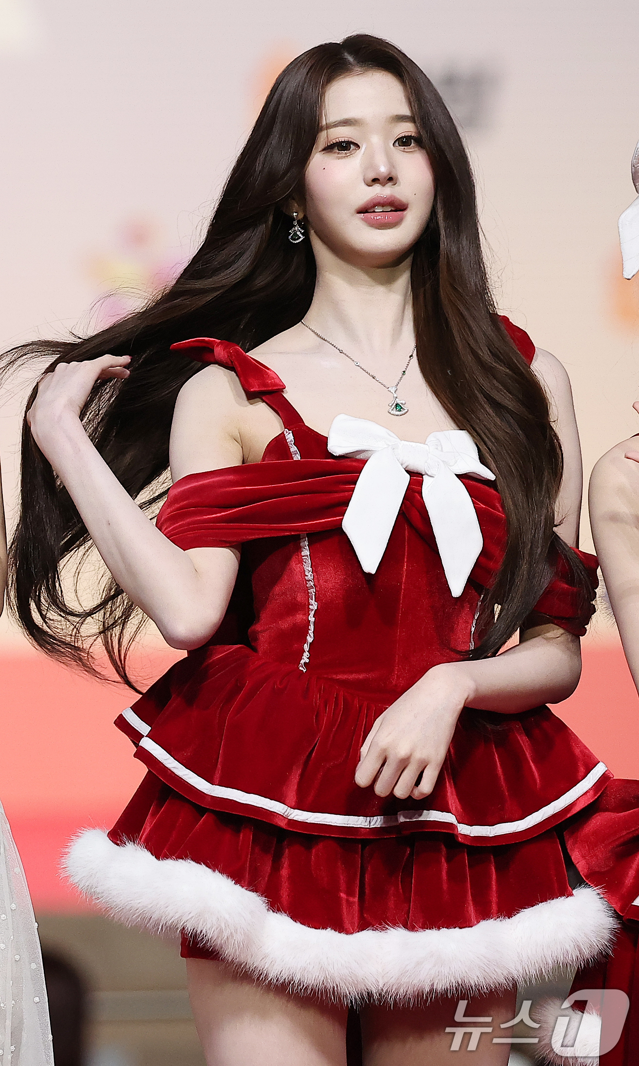 (인천=뉴스1) 김진환 기자 = 아이브 장원영이 25일 인천 영종도 인스파이어에서 열린 ‘2025 SBS 가요대전' 레드카펫 행사에 참석해 포즈를 취하고 있다. 2025.12.25 …