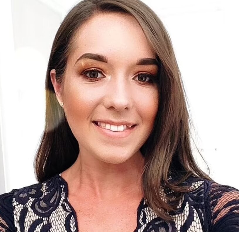 본문 이미지 - 자신의 제자들을 상대로 성범죄를 저지른 여교사 레베카 조인스. 출처=데일리메일