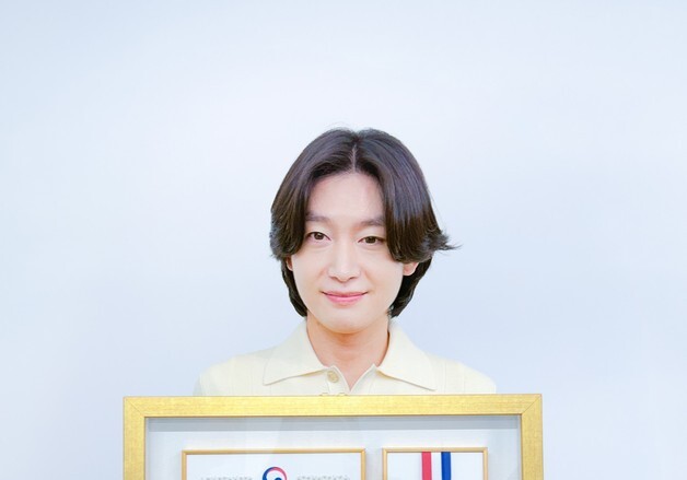 김용빈, '대한민국사회공헌대상' 통일부 장관상 수상…꾸준한 기부 덕