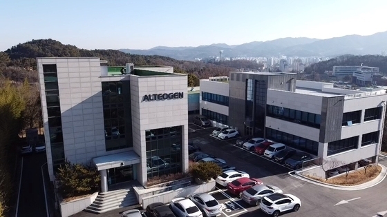 "글로벌 제약사와 기술이전 옵션 계약"…알테오젠, 4% 강세[핫종목]