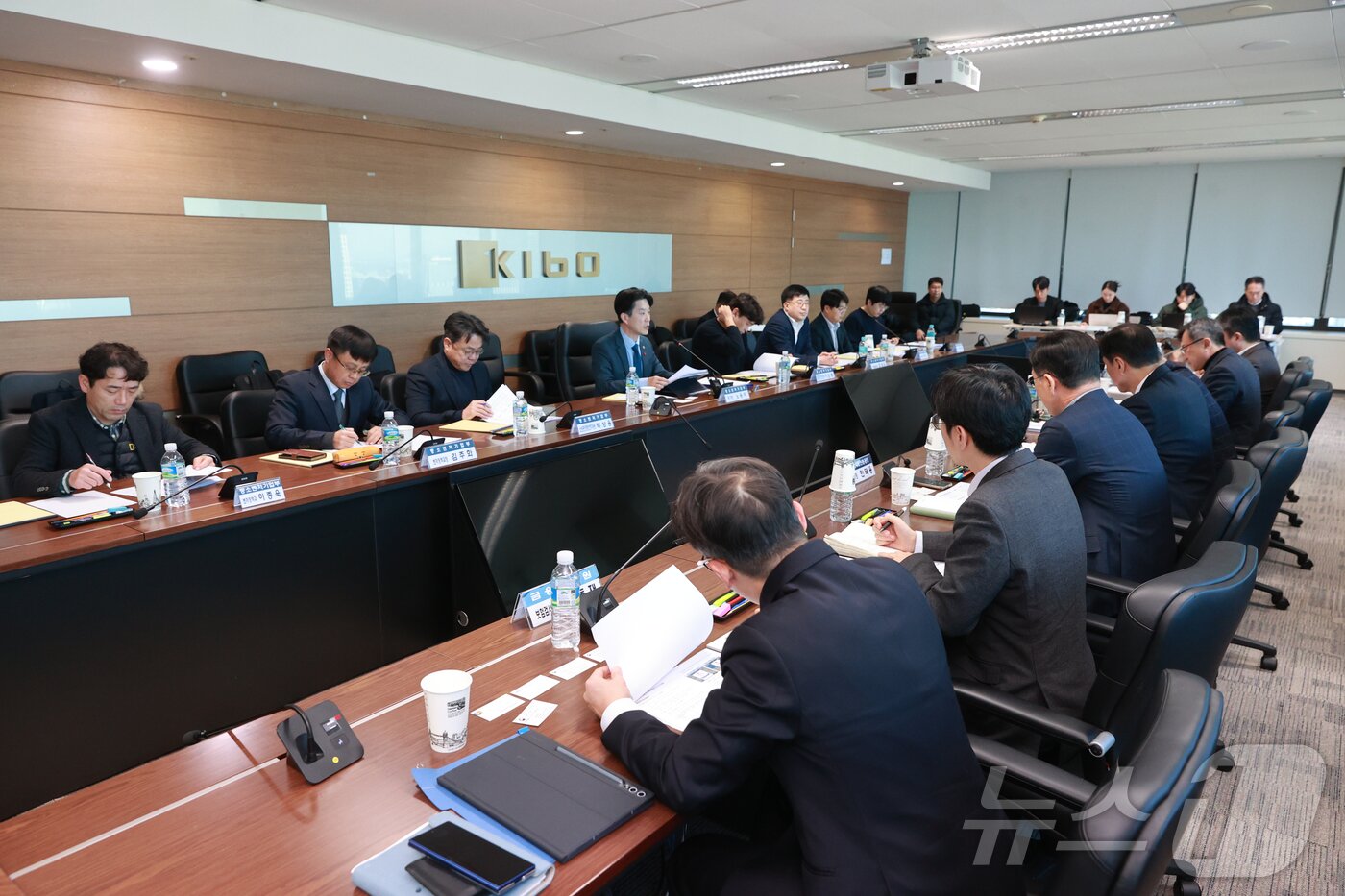 본문 이미지 - 노용석 중소벤처기업부 제1차관이 26일 서울 영등포구 기술보증기금에서 열린 '제3자 부당개입 문제해결 TF 킥오프 회의'에서 모두 발언을 하고 있다. (중소벤처기업부 제공. 재판매 및 DB 금지) 2025.12.26/뉴스1