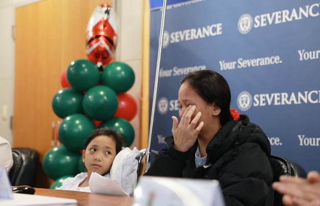 한국서 치료받고 '허리 편' 필리핀 소녀…"세브란스·JYP 살라맛"